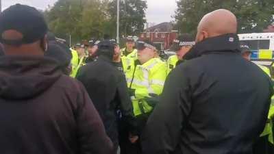 Muslim Mob intimidate worshippers in a Hindu Temple in Birmingham UK, tensions spread from Leicester