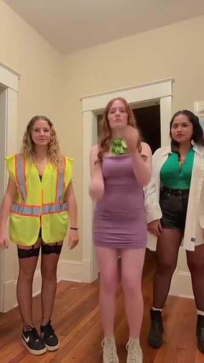 stephy_a15 Question: TikTok Halloween Party