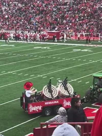 Dual, triple-barreled, rotary t-shirt cannon technical