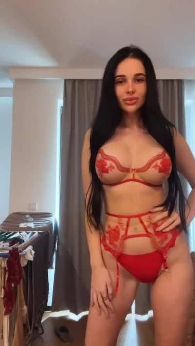 Imagine me like that close to you 😈