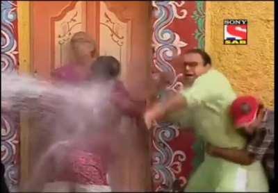 Are band kar band kar | Epic water tank scene