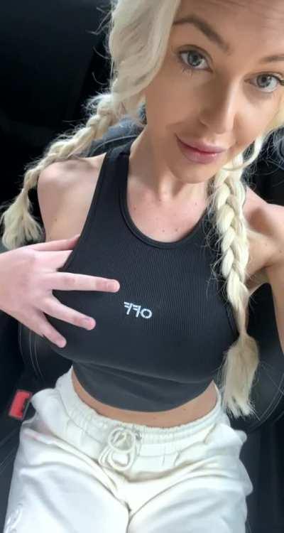 Felt cute, decided to show off my body 🥰