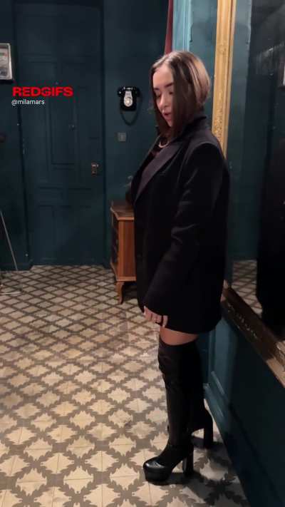 i think every secretary should dress like me