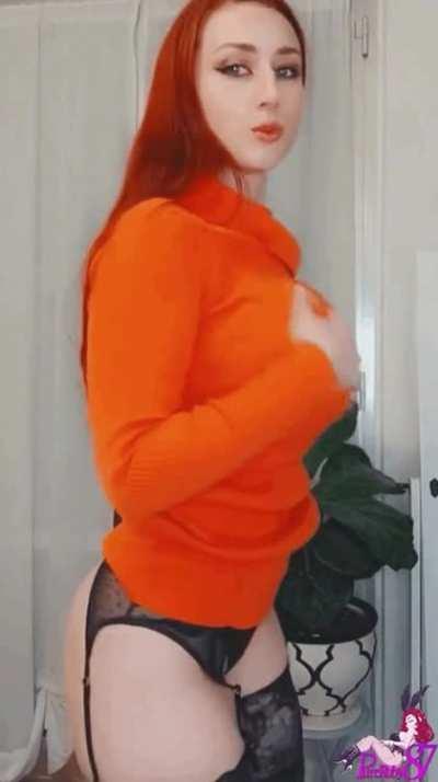 She cant hide them..!