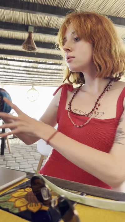 I can never stay still on the restorant