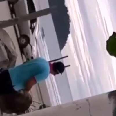 Praia é para pedestres!