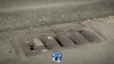 denero (Headphone users beware)