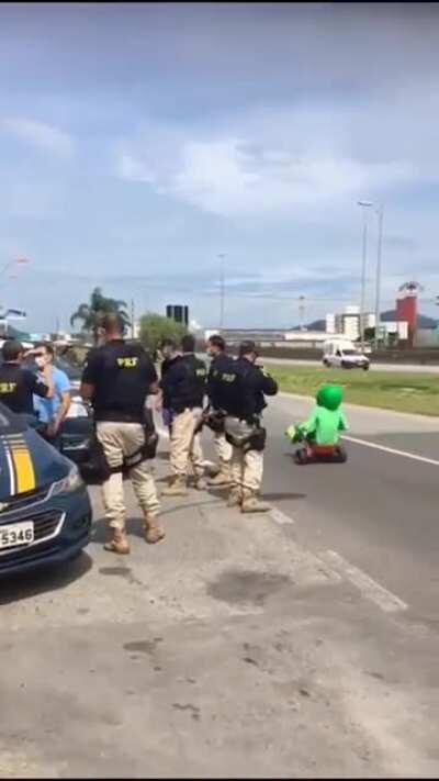 tinha que ser no Brasil