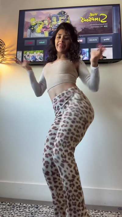 prettywolfbreed/sanawrld twerking