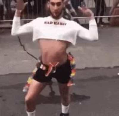 Ben Simmons was spotted around his new home in LA 🕺