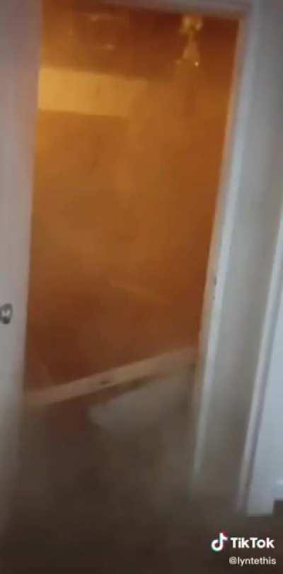 I don't think this is how ceilings are supposed to work...