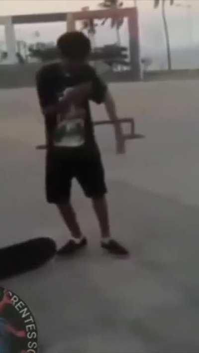 Jesus skate chegando pra salvar o garoto 🙏 amem ou fogueira?