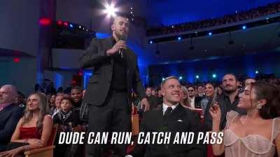 [Highlight] George Kittle proves that he is not versatile with a musical number during the 2023 NFL Honors