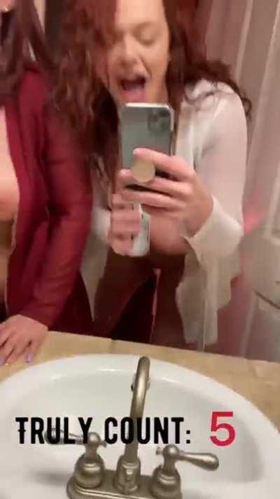 Do you like?? 😍(her album in the comment )