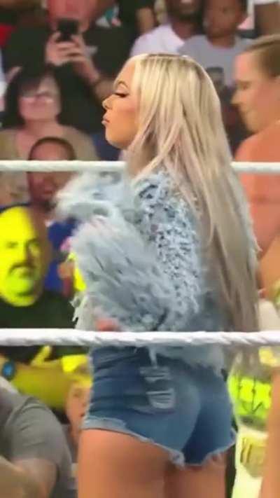 Brushing off that shoulder injury like it was nothing 🔥