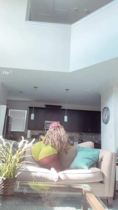 Yoga with Raychiel🤤