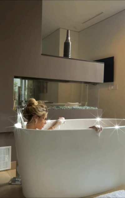 /r/SexyButPorn Elegant Lady in Bathtub