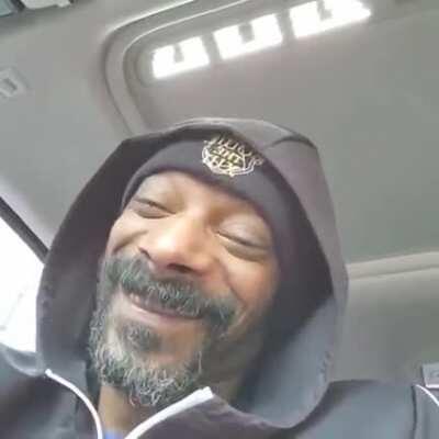 I'll have what Snoop's having while listening to the Frozen soundtrack