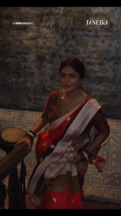 Mrunal Thakur 