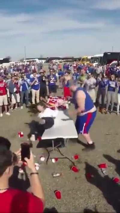 She don't know about the drunken idiots