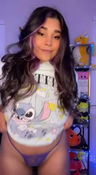 Can I be your thick curvy Latina crush?