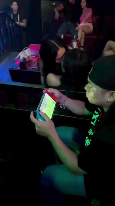 Bro got his priorities straight 