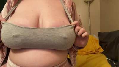 happy titty Tuesday from me and my H cups 🥰