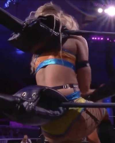 Tay Conti can't take a single move without her fat ass wobbling