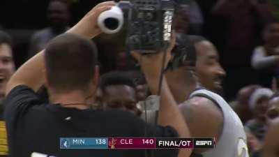 [Highlight] 5 years ago, LeBron went LeBronto on the Timberwolves. Bullied Jimmy Butler on both ends. THE BLOCK, and THE SHOT