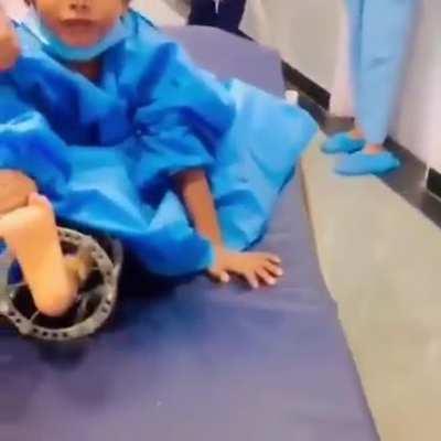 Hospital kalesh (headphones)