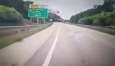 Women causes fatal accident when she try to cross busy highway at LPT 1.
