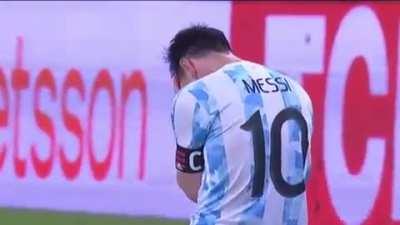 Messi bursts into tears at the 95' min, tears of joy! (Source: Copa America Twitter)