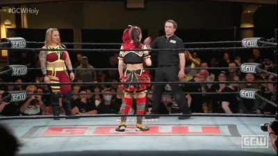 Maki Itoh gets the win!