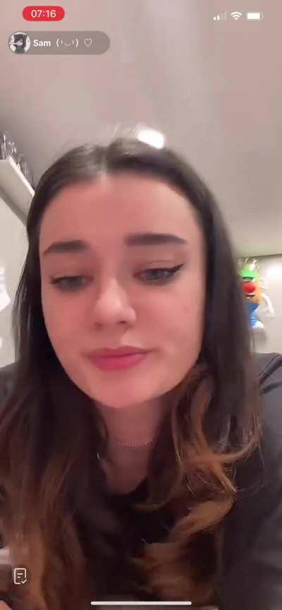 smiley.gaming - Close up soles live rn