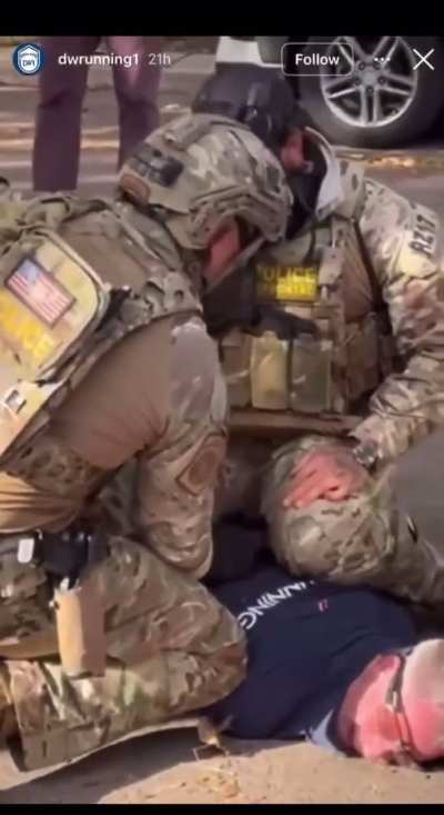 A running team from Chicago posted that Trump’s ICE/CBP agents dragged a runner (67 years old and a US citizen) from his car, broke 6 of his ribs, causing internal bleeding.