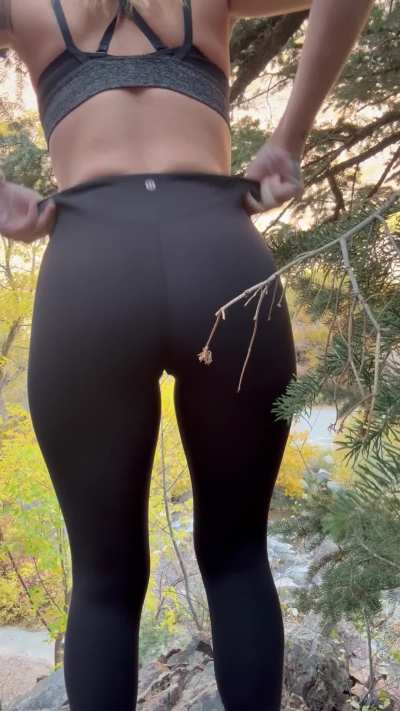 outdoorsy af in black aligns