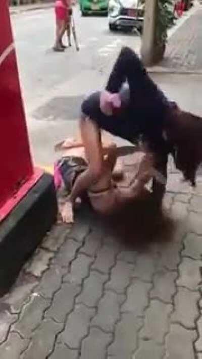Deaf girl fight
