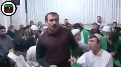 Kardeşim şimdi Müslüman adam beynini uyuşturacak şeyler yapmaz. Uyuşturucu, alkol haram dokunan kafir bir kere. Hem sen İki Ayyaş'ın dediğine mi güveniyorsun hocamız Nkdkdnlsltjtktkd Hazretlerine mi