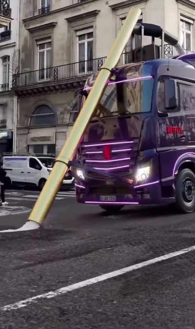 Netflix ad campaign for a show about cocaine