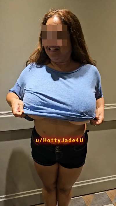 My HUGE elevator titties in a Raleigh hotel