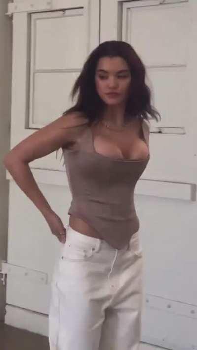 Video,massive cleavage (