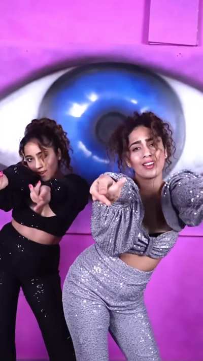 Chinki Minki sexy dance