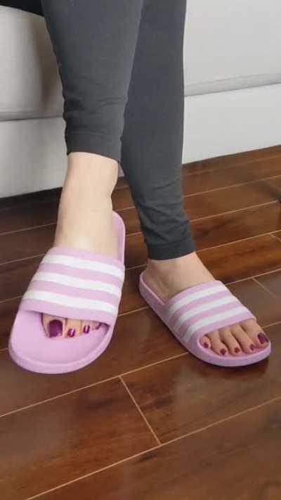 I love distracting you with a good dangle.. 😈💜