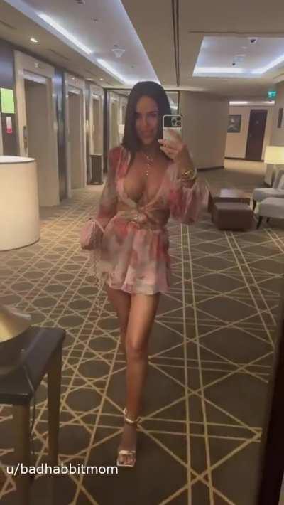 Would you risk getting caught to fuck these curves in public?