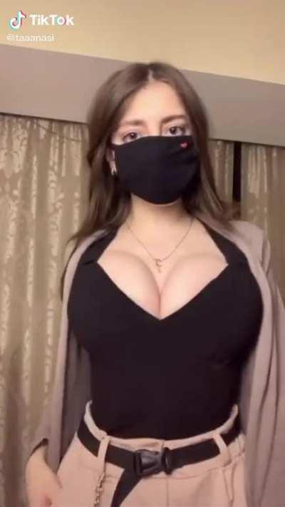 taaanasi. All natural. Instagram: samiwhami26