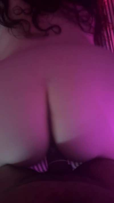 I make it clap, jiggle and shake in doggystyle 