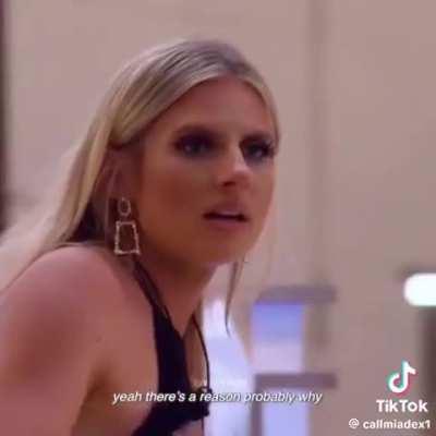 One of the best moments in Love Island history - Faye vs Chloe