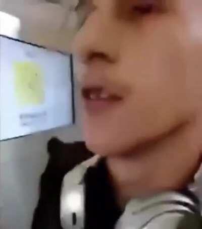 un porraco en la via publica