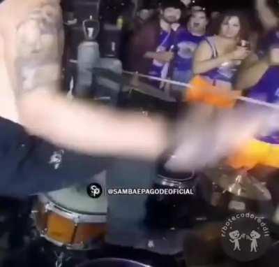 A maior música já composta em português de todos os tempos 