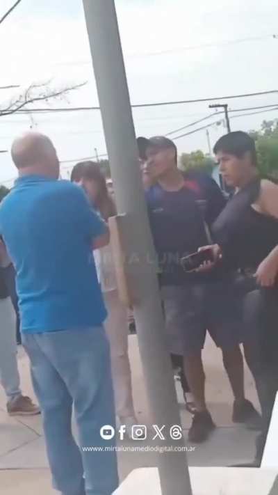 El diputado Nacional de “Unión por la Patria”, Aldo Leiva, protagonizó un momento de agresividad contra el camarógrafo Gerardo Galarza del medio “Somos Uno” de Chaco